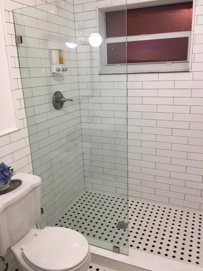 Private Studio Blocks From Coconut Grove Miami Bagian luar foto