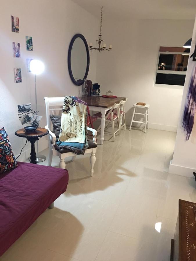 Private Studio Blocks From Coconut Grove Miami Bagian luar foto