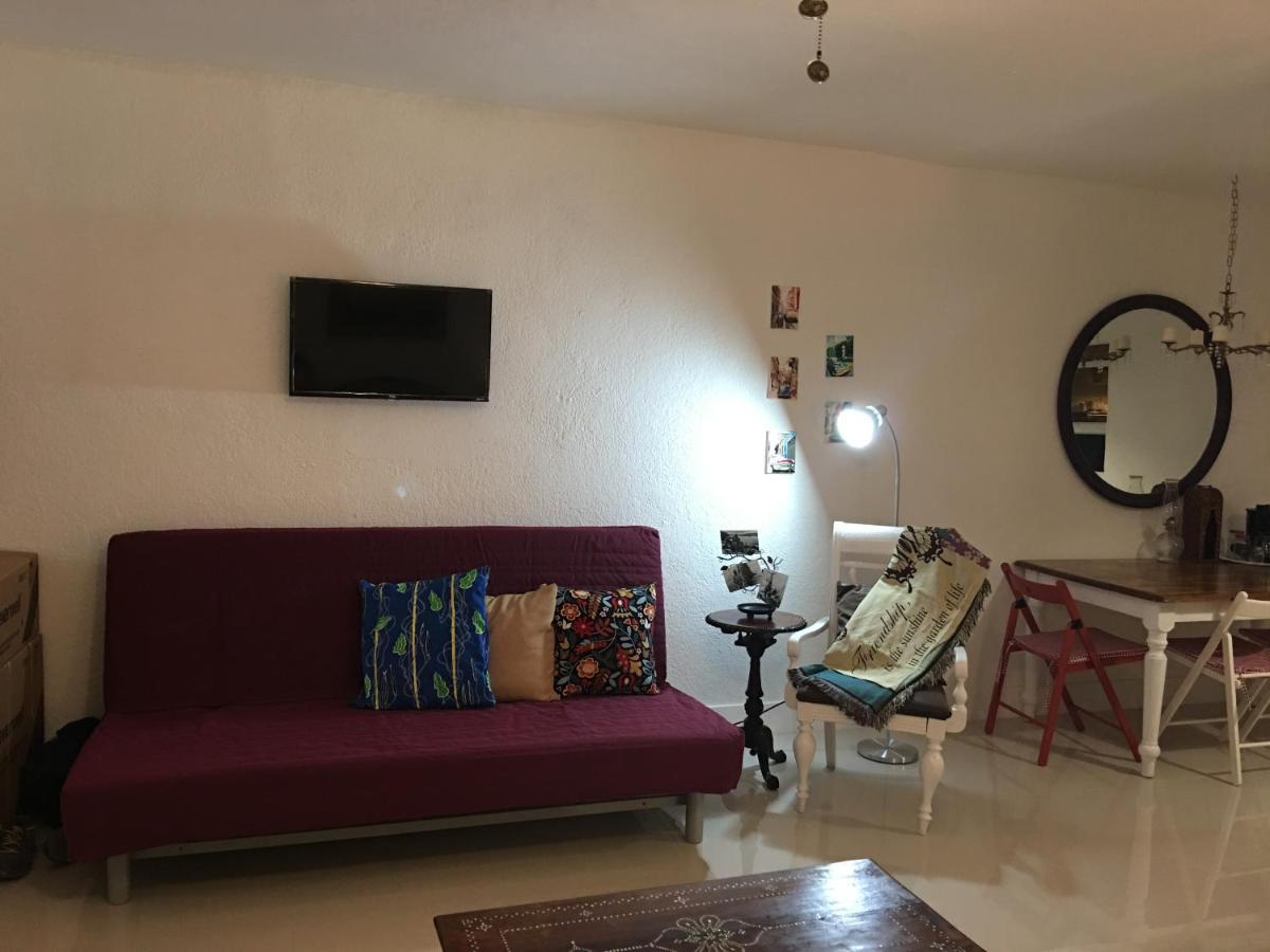 Private Studio Blocks From Coconut Grove Miami Bagian luar foto