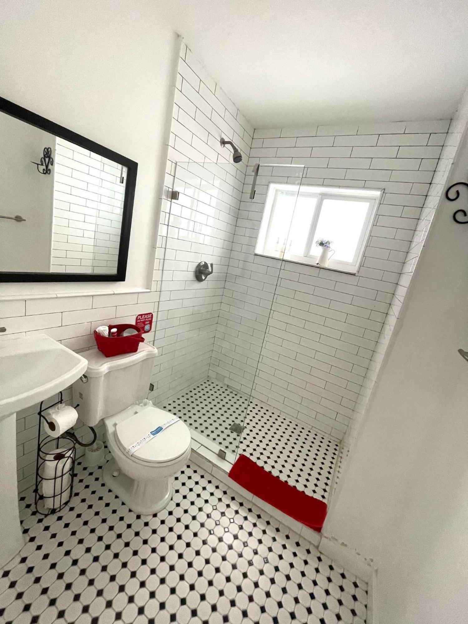 Private Studio Blocks From Coconut Grove Miami Bagian luar foto
