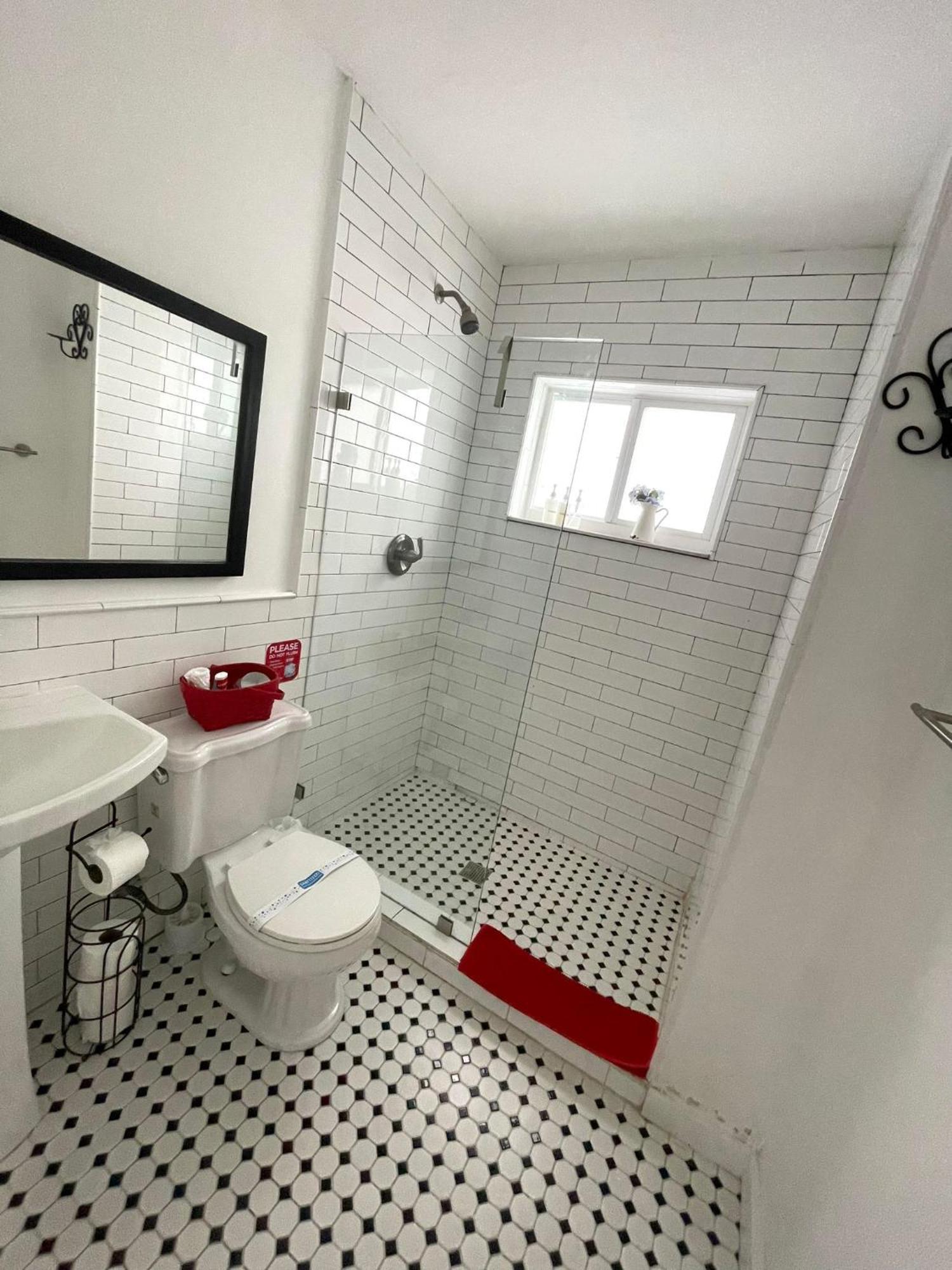 Private Studio Blocks From Coconut Grove Miami Bagian luar foto