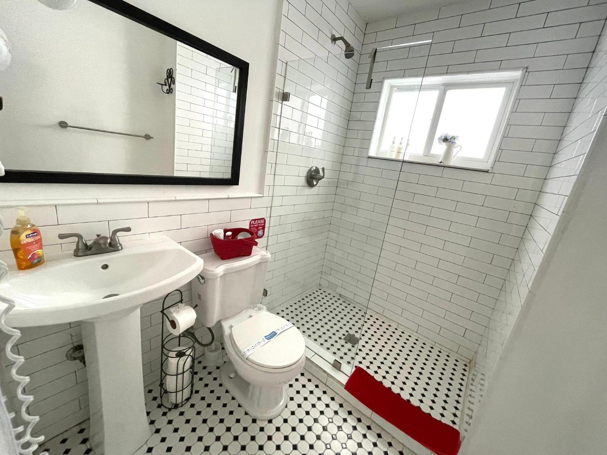 Private Studio Blocks From Coconut Grove Miami Bagian luar foto