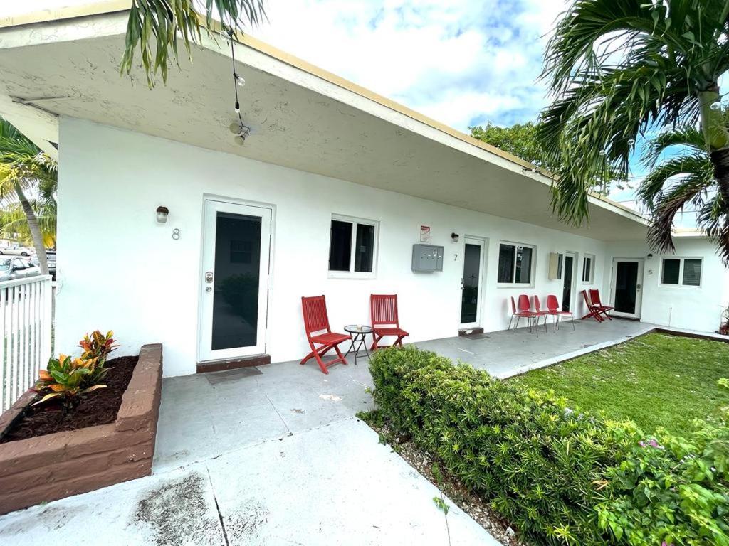 Private Studio Blocks From Coconut Grove Miami Bagian luar foto